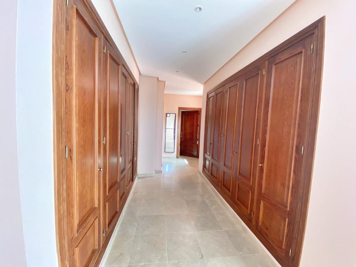Golden Mile Villa *